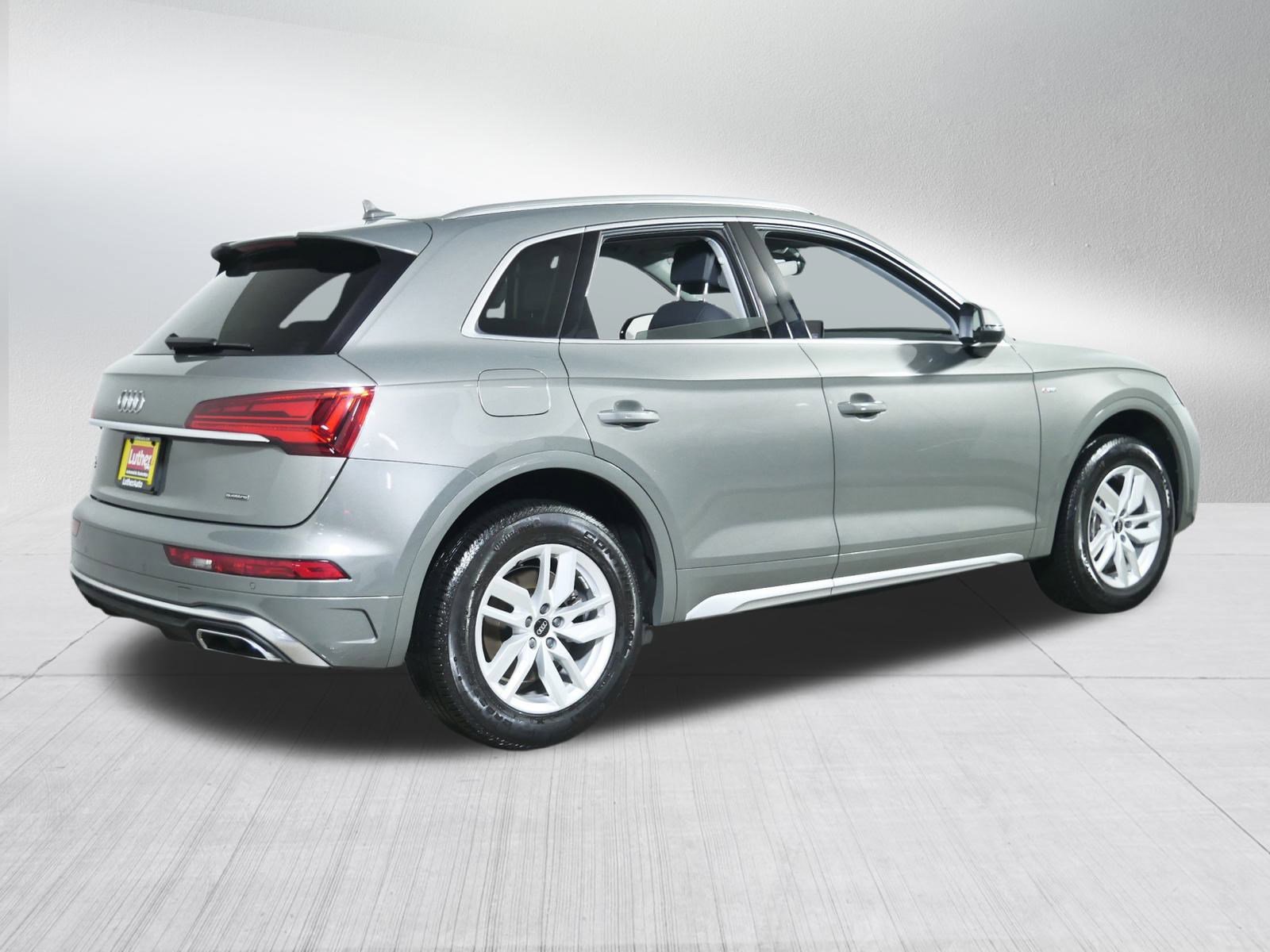 Used 2023 Audi Q5 2.0T Premium w/ Convenience Package image 7
