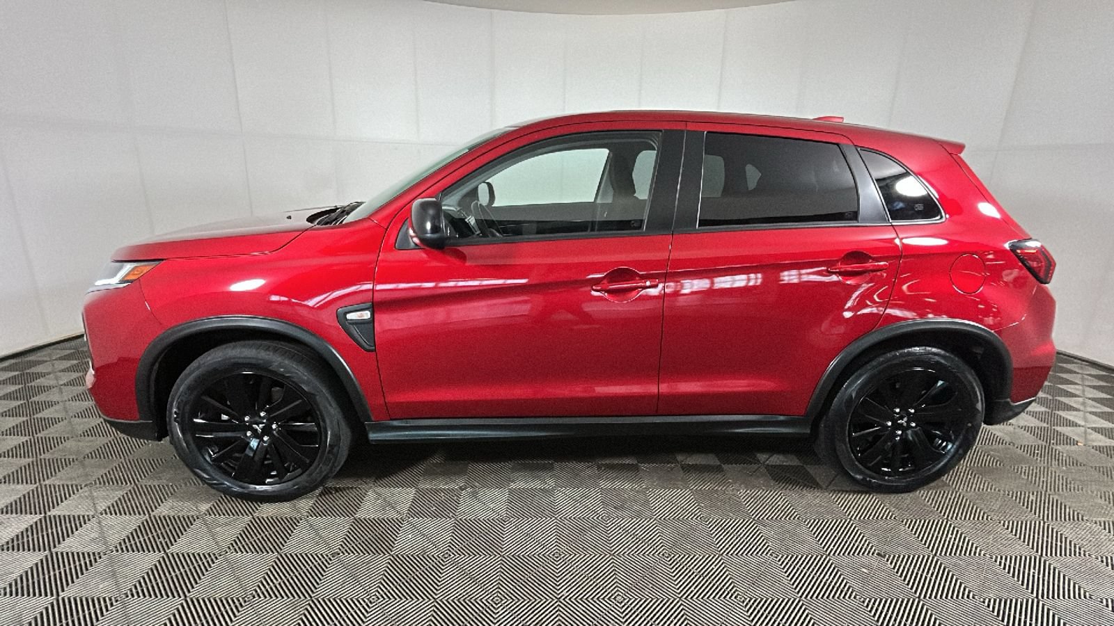 Used 2025 Mitsubishi Outlander Sport LE AWD/4WD image 5