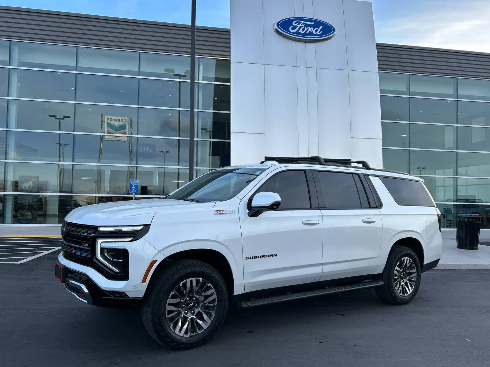 Used 2025 Chevrolet Suburban Z71 w/ Z71 Off-Road Package image 1