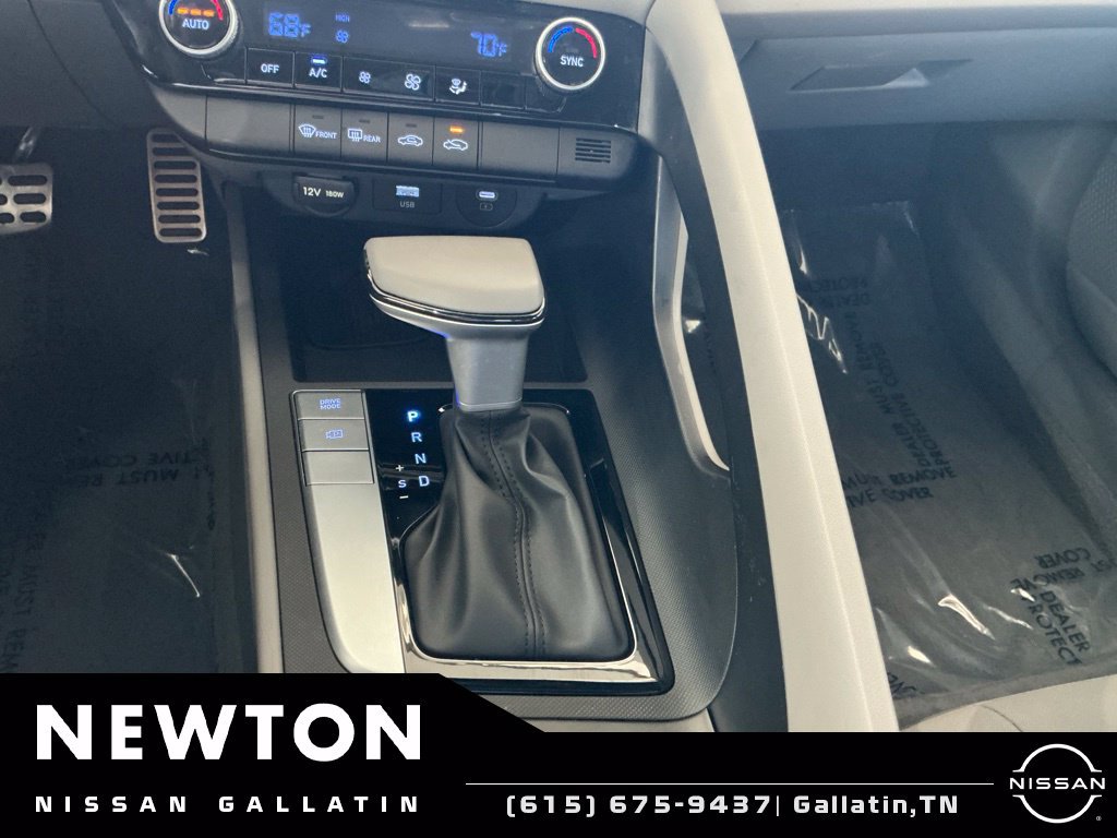 Used 2025 Hyundai Elantra Sport FWD image 10