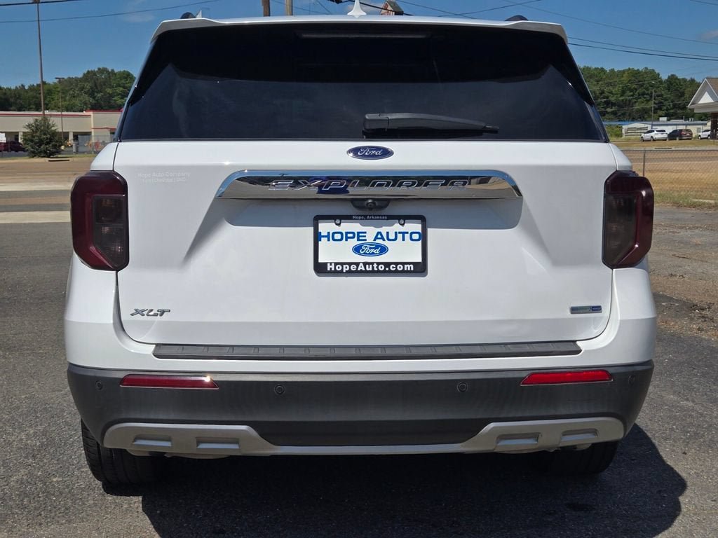 Used 2020 Ford Explorer XLT w/ Equipment Group 202A AWD/4WD image 4