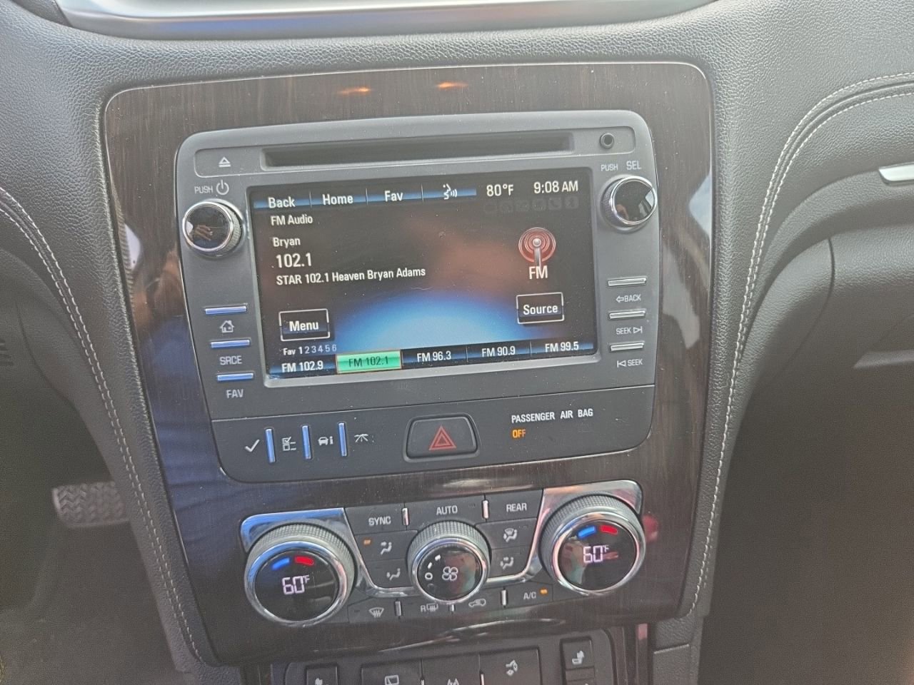 Used 2016 Chevrolet Traverse LT FWD image 5