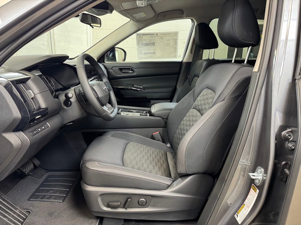 New 2026 Nissan Pathfinder SV image 11