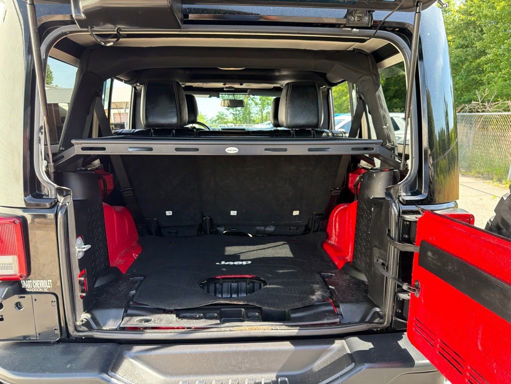 Used 2016 Jeep Wrangler Unlimited Rubicon AWD/4WD image 16