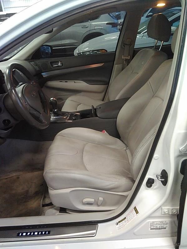 Used 2013 INFINITI G37 Journey w/ Premium Pkg image 11