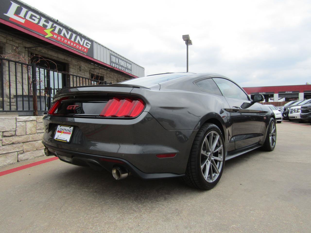 Used 2016 Ford Mustang GT Premium RWD image 4