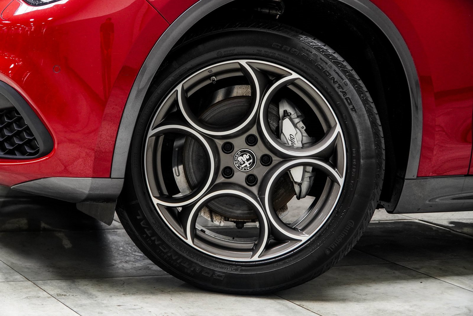 Used 2022 Alfa Romeo Stelvio Ti image 3