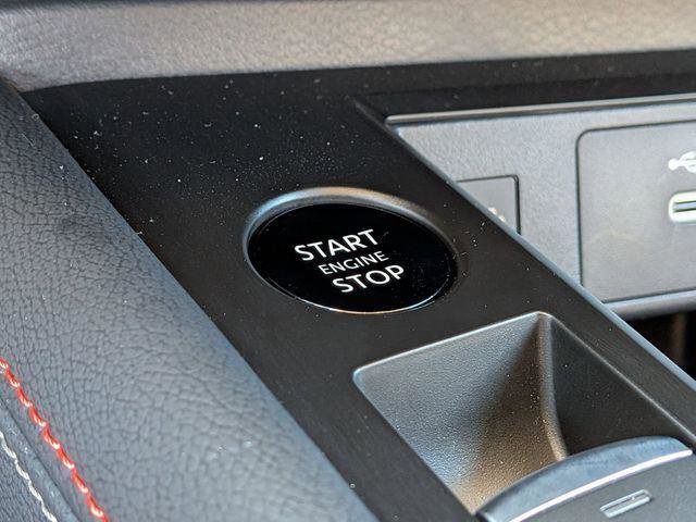 Used 2025 Nissan Kicks SR AWD/4WD image 16