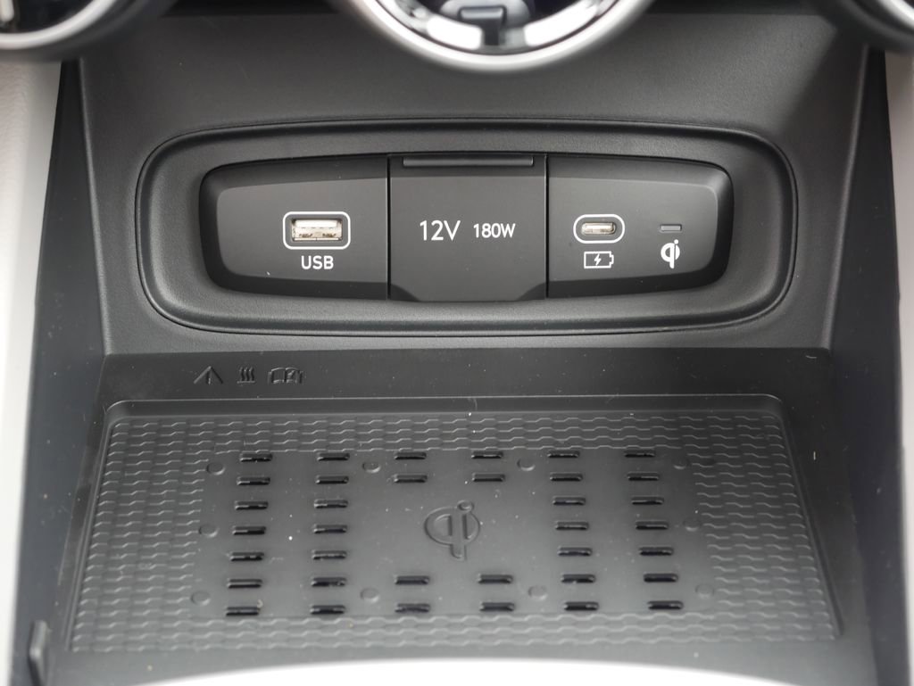New 2026 Hyundai Venue SEL FWD image 9