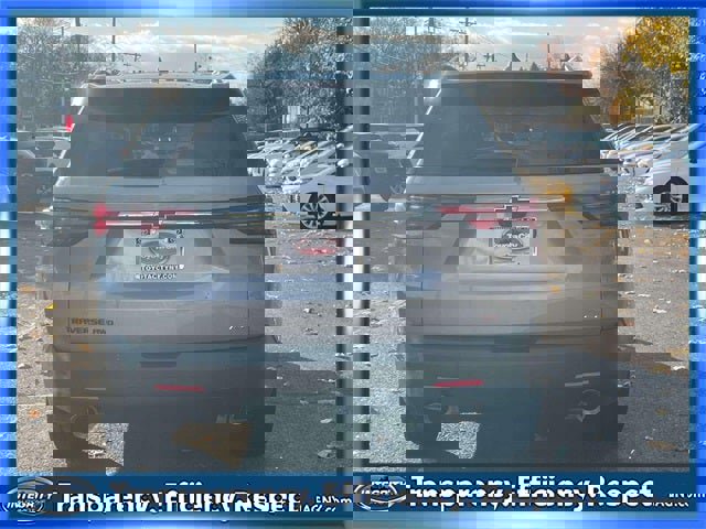 Used 2023 Chevrolet Traverse RS image 7