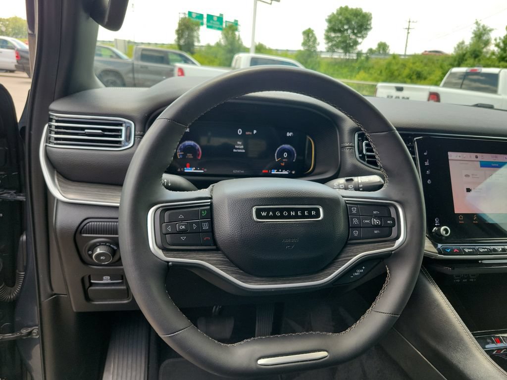 Used 2024 Jeep Wagoneer Series III AWD/4WD image 16