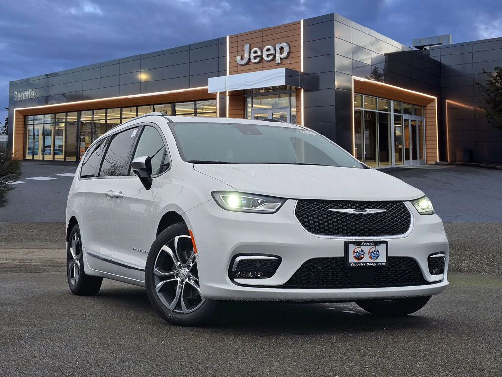 New 2026 Chrysler Pacifica Pinnacle