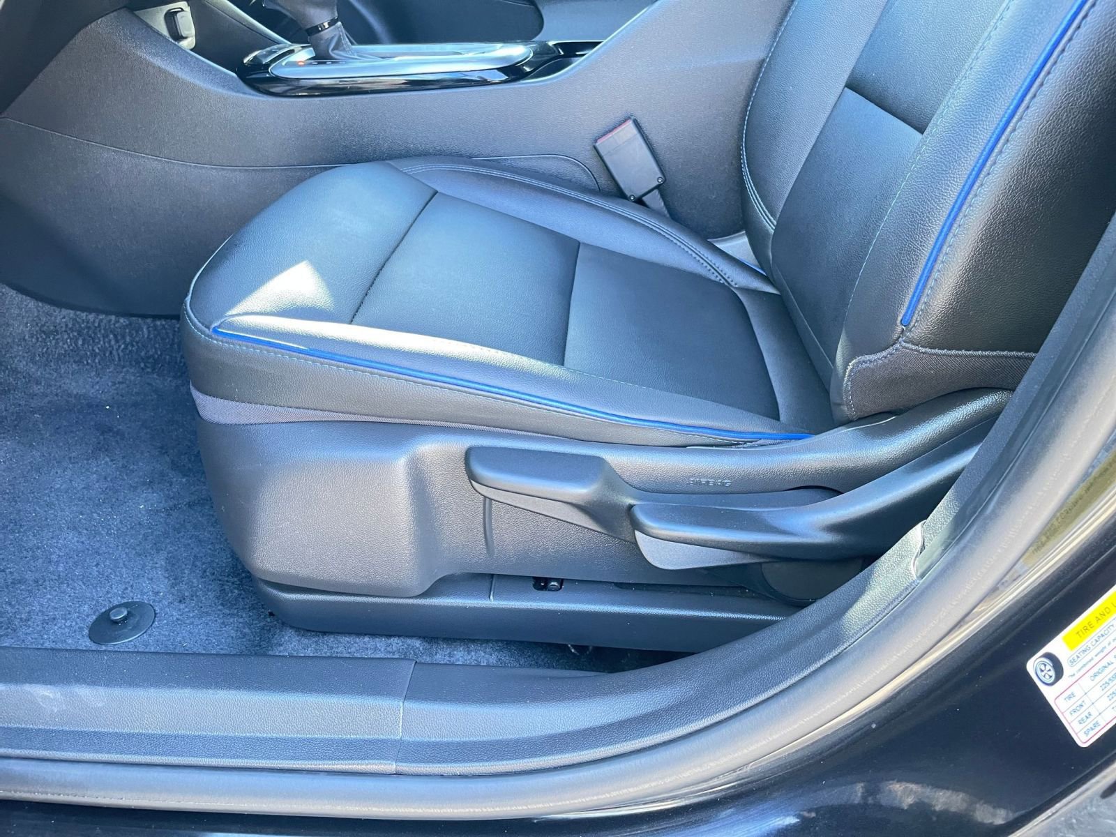 Used 2025 Buick Envista Sport Touring image 23