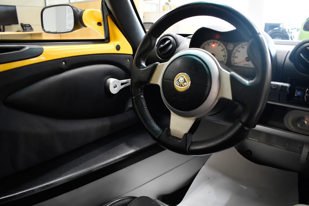 Used 2005 Lotus Elise RWD image 25