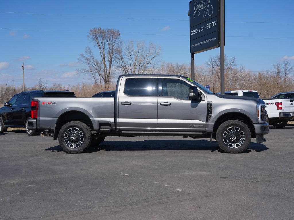 Used 2025 Ford F350 Platinum w/ FX4 Off-Road Package AWD/4WD image 2