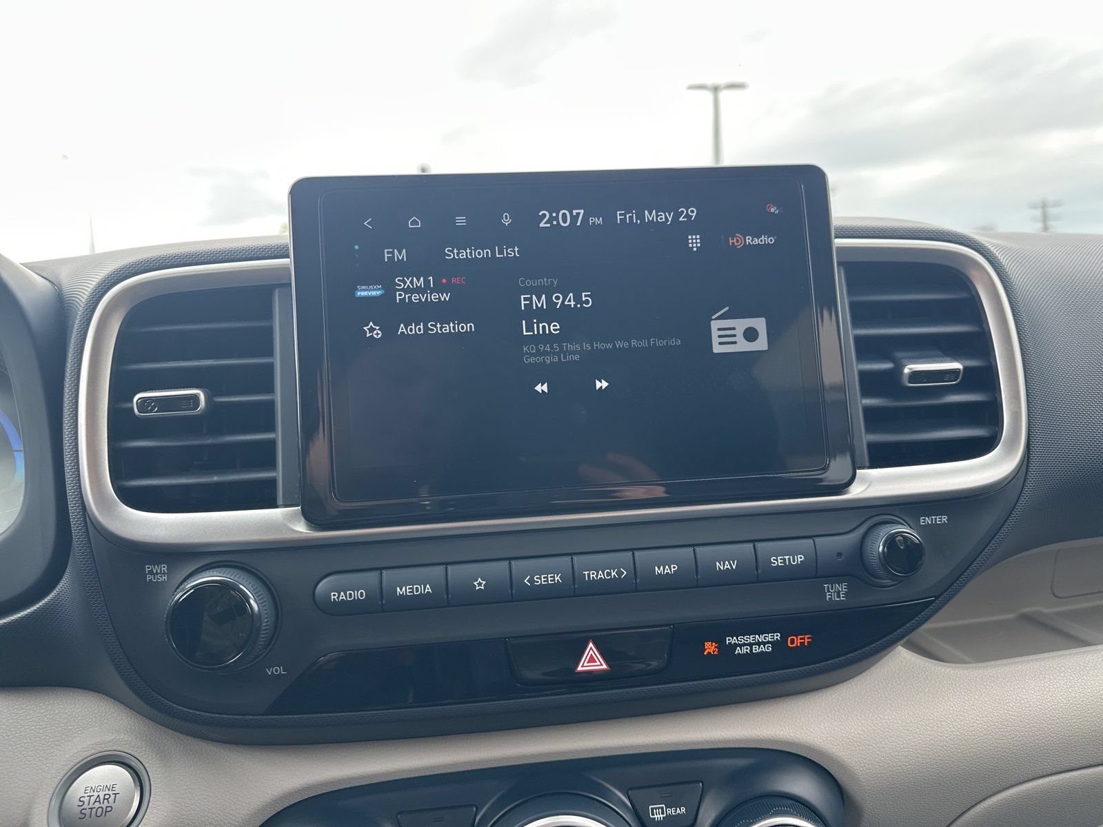 Used 2025 Hyundai Venue Limited FWD image 47
