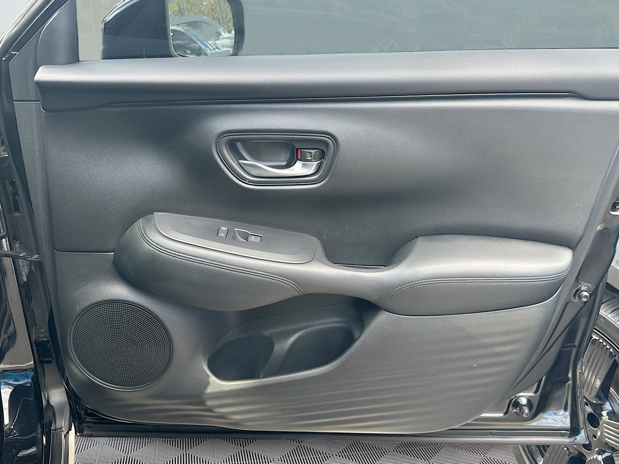 Used 2023 Honda HR-V LX image 27