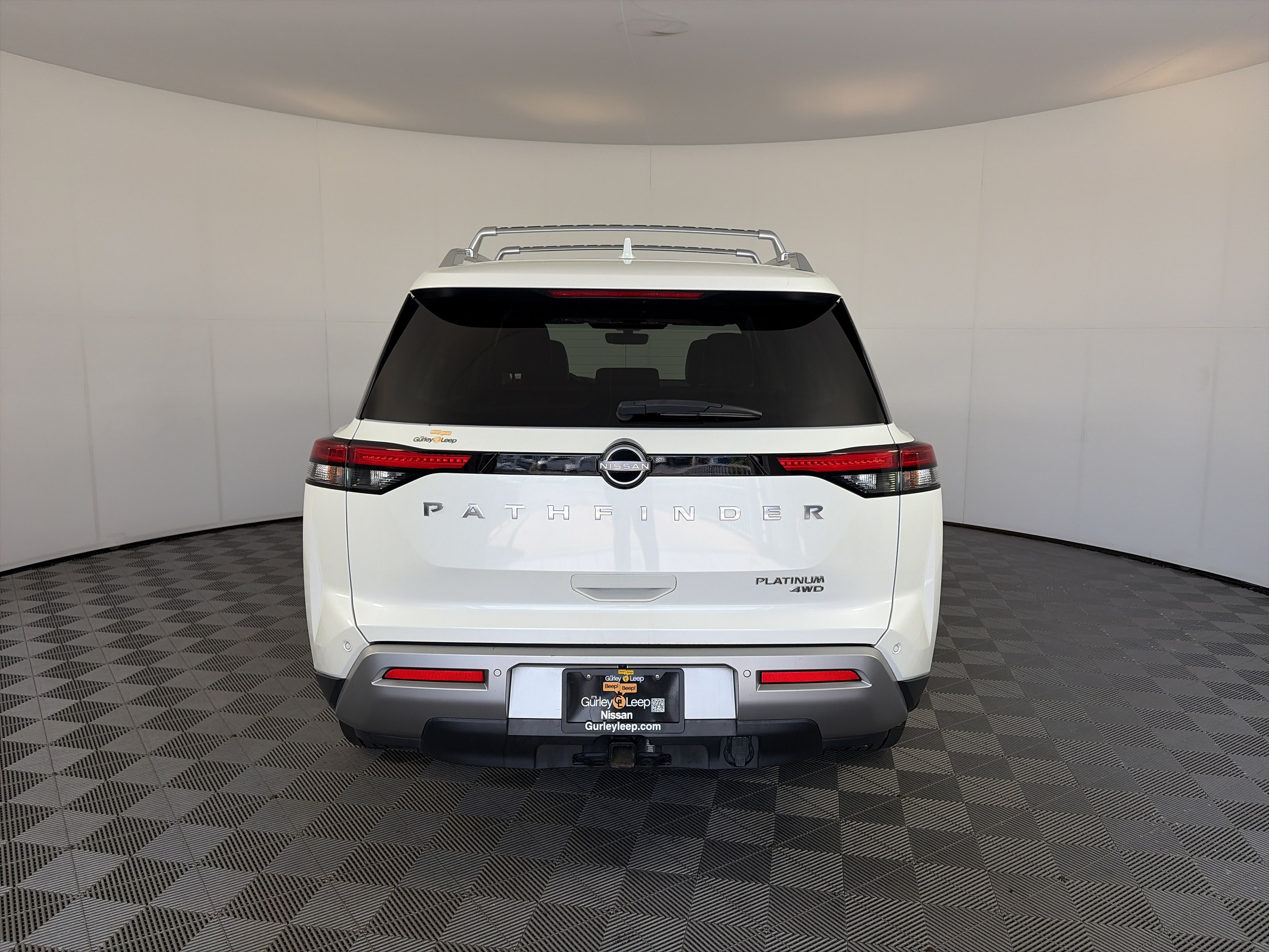 Used 2023 Nissan Pathfinder Platinum w/ Cargo Package AWD/4WD image 10