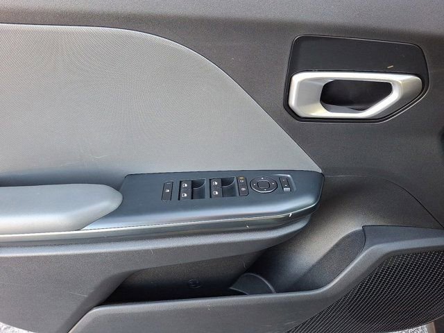 Used 2025 Kia K4 LXS image 16