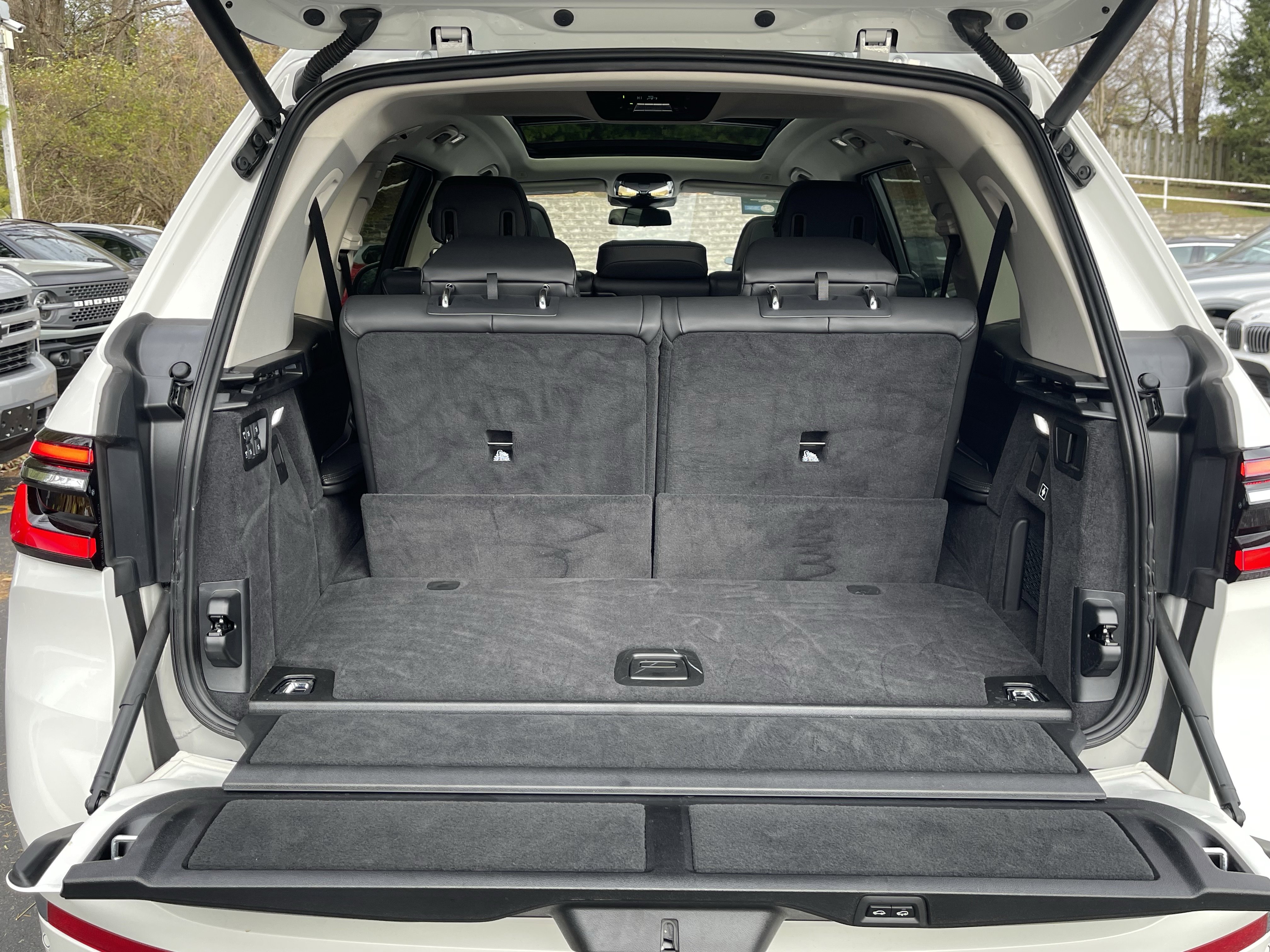Certified 2025 BMW X7 xDrive40i image 8