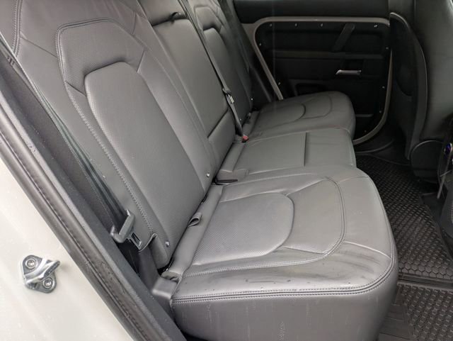 New 2026 Land Rover Defender 110 X-Dynamic SE image 17