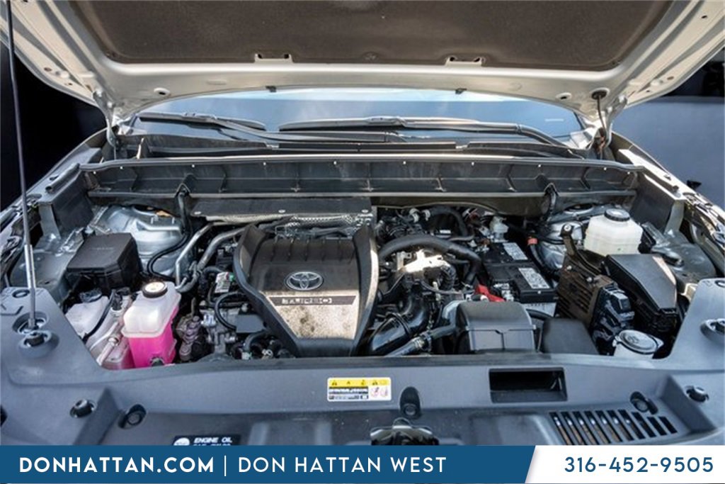 Used 2024 Toyota Highlander XLE image 40