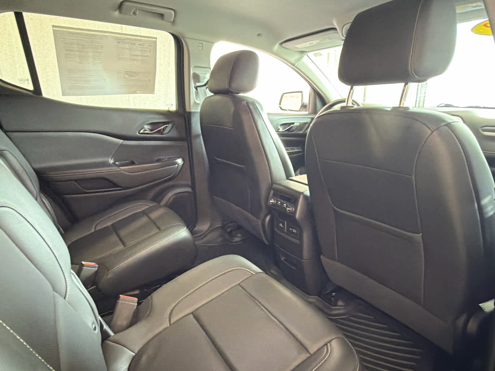 Used 2023 GMC Acadia SLT FWD image 32