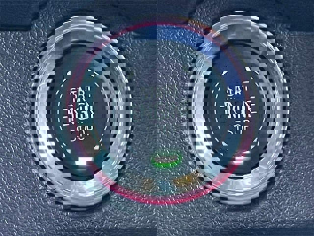 Used 2025 Chevrolet Traverse LT image 19