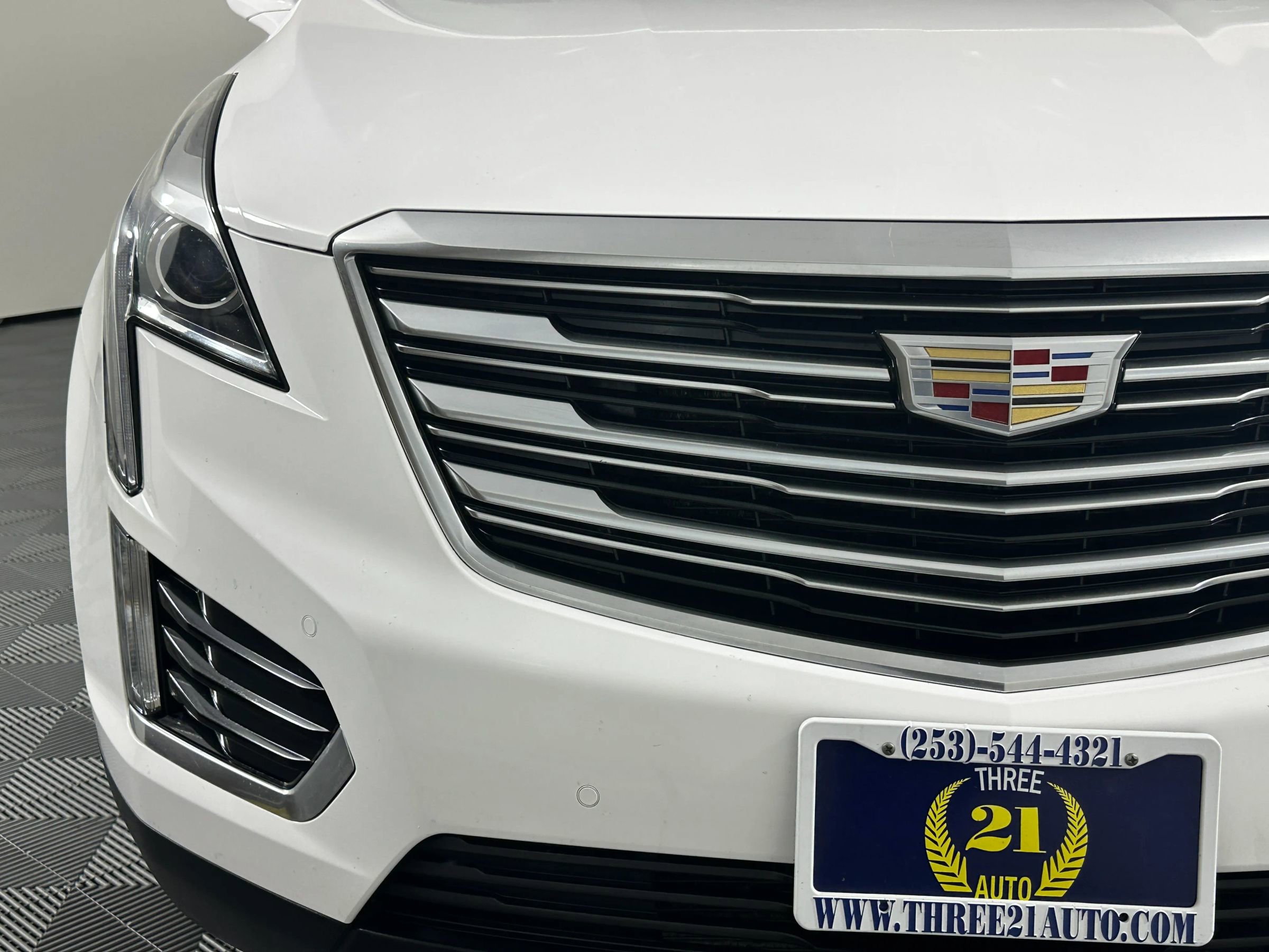Used 2019 Cadillac XT5 Luxury FWD image 4