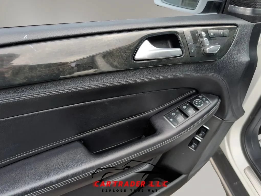 Used 2017 Mercedes-Benz GLE 550e image 19