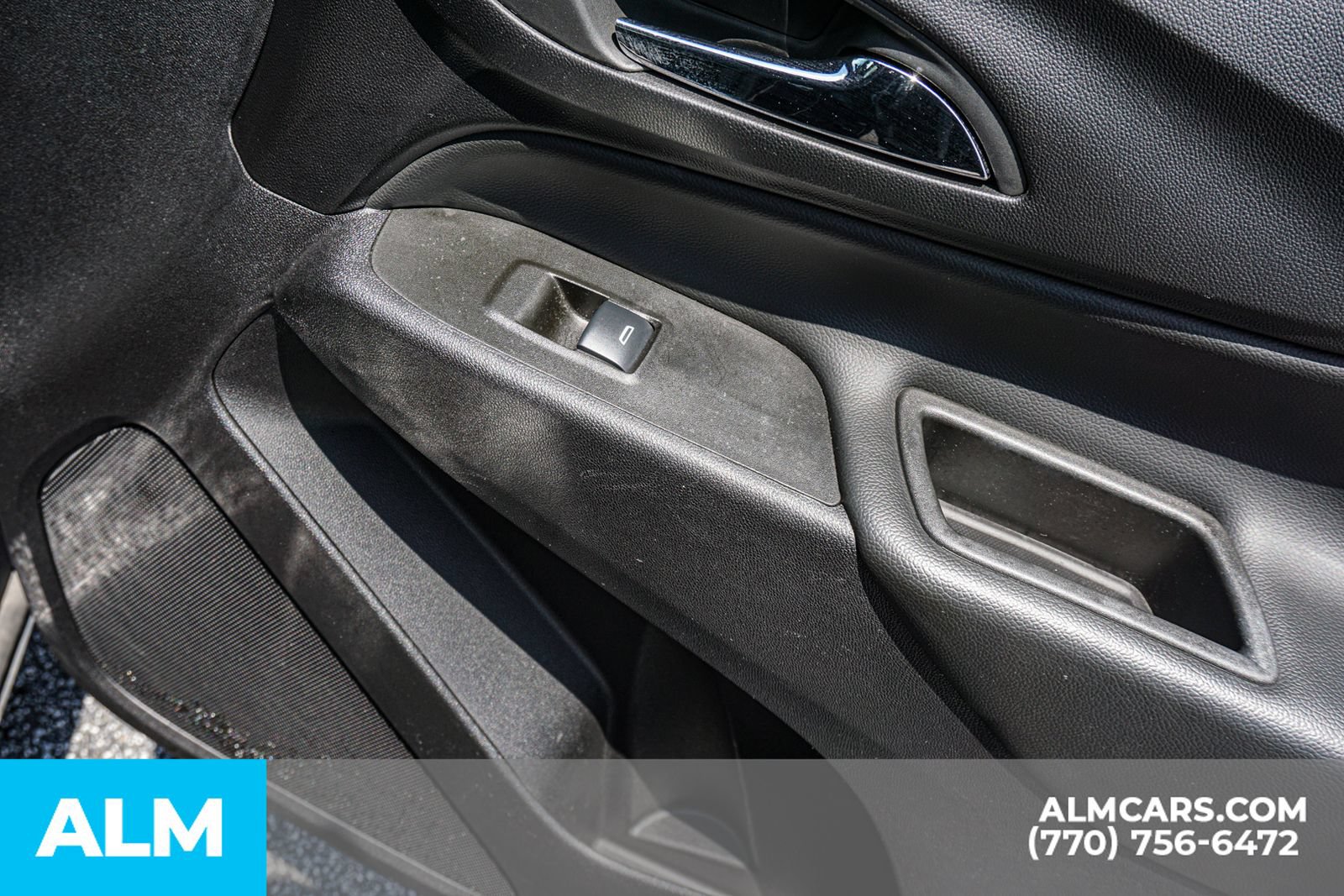 Used 2024 Chevrolet Equinox LT FWD image 46
