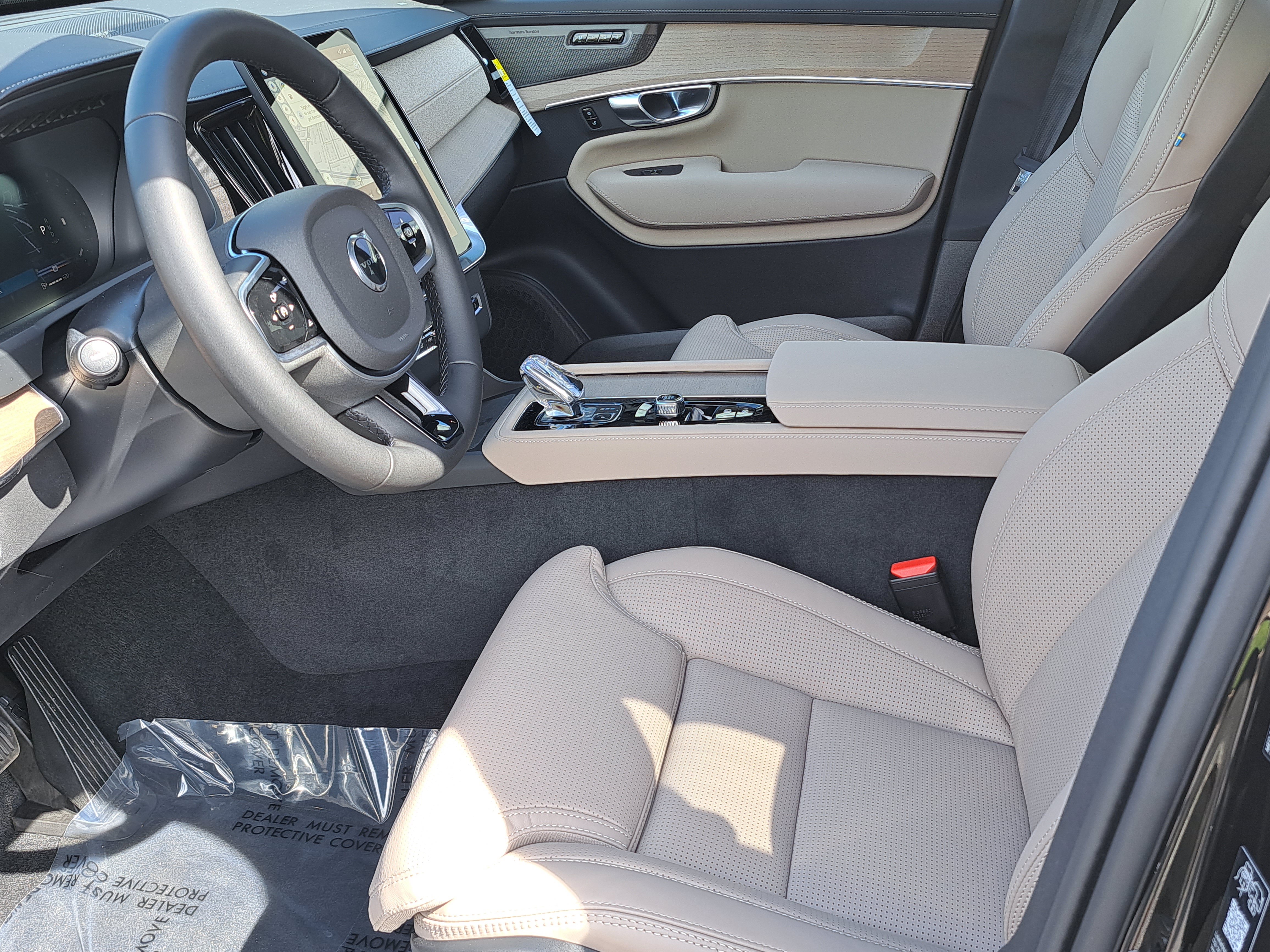 New 2026 Volvo XC90 B6 Ultra w/ Protection Package Premier AWD/4WD image 6