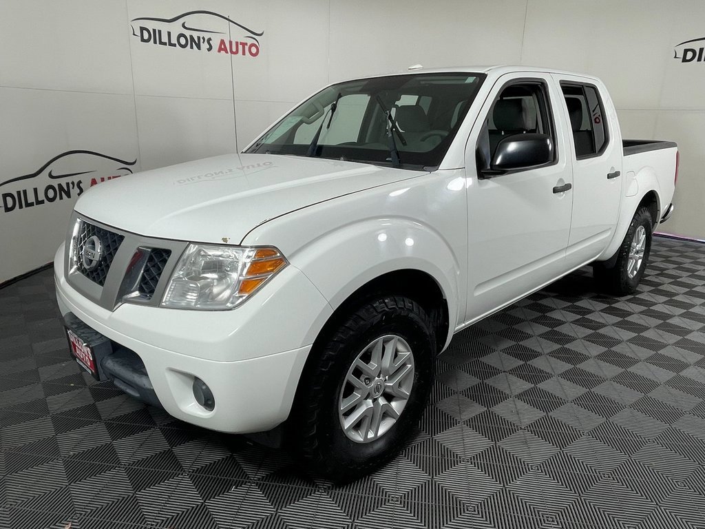 Used 2017 Nissan Frontier SV image 2