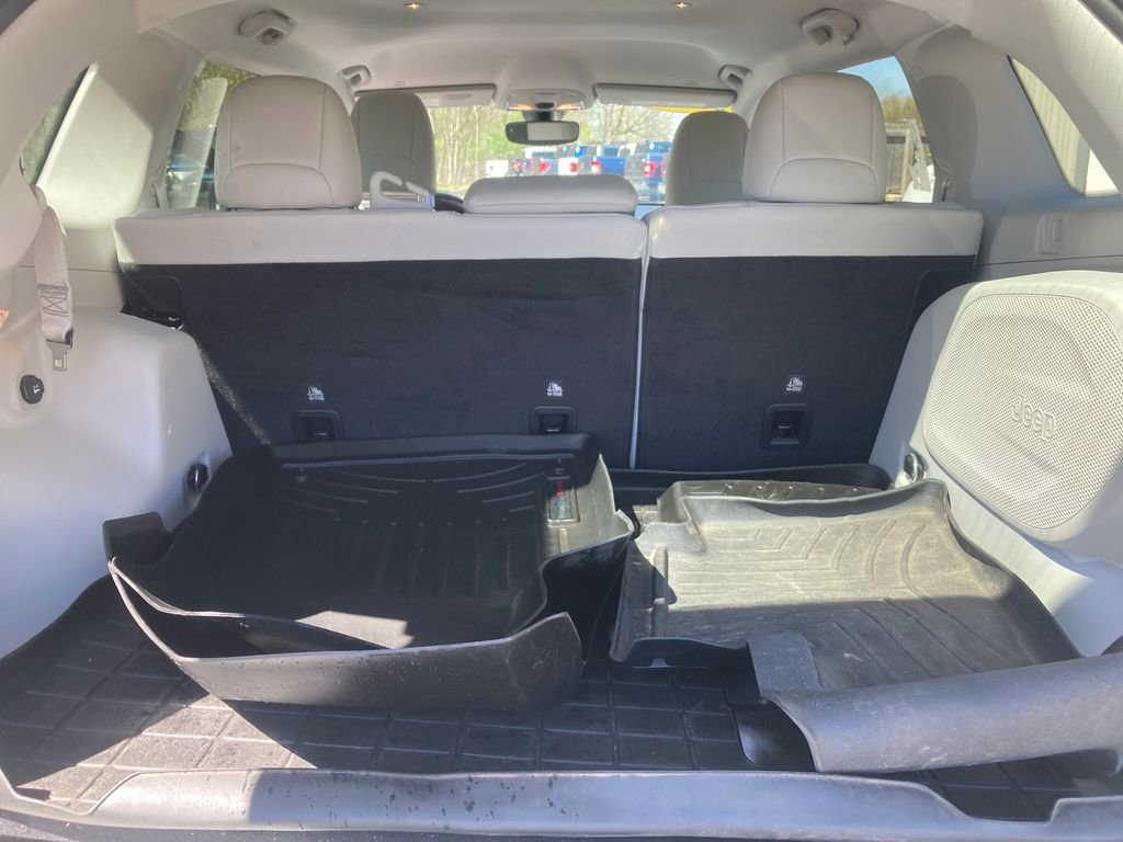 Used 2020 Jeep Cherokee Limited AWD/4WD image 27