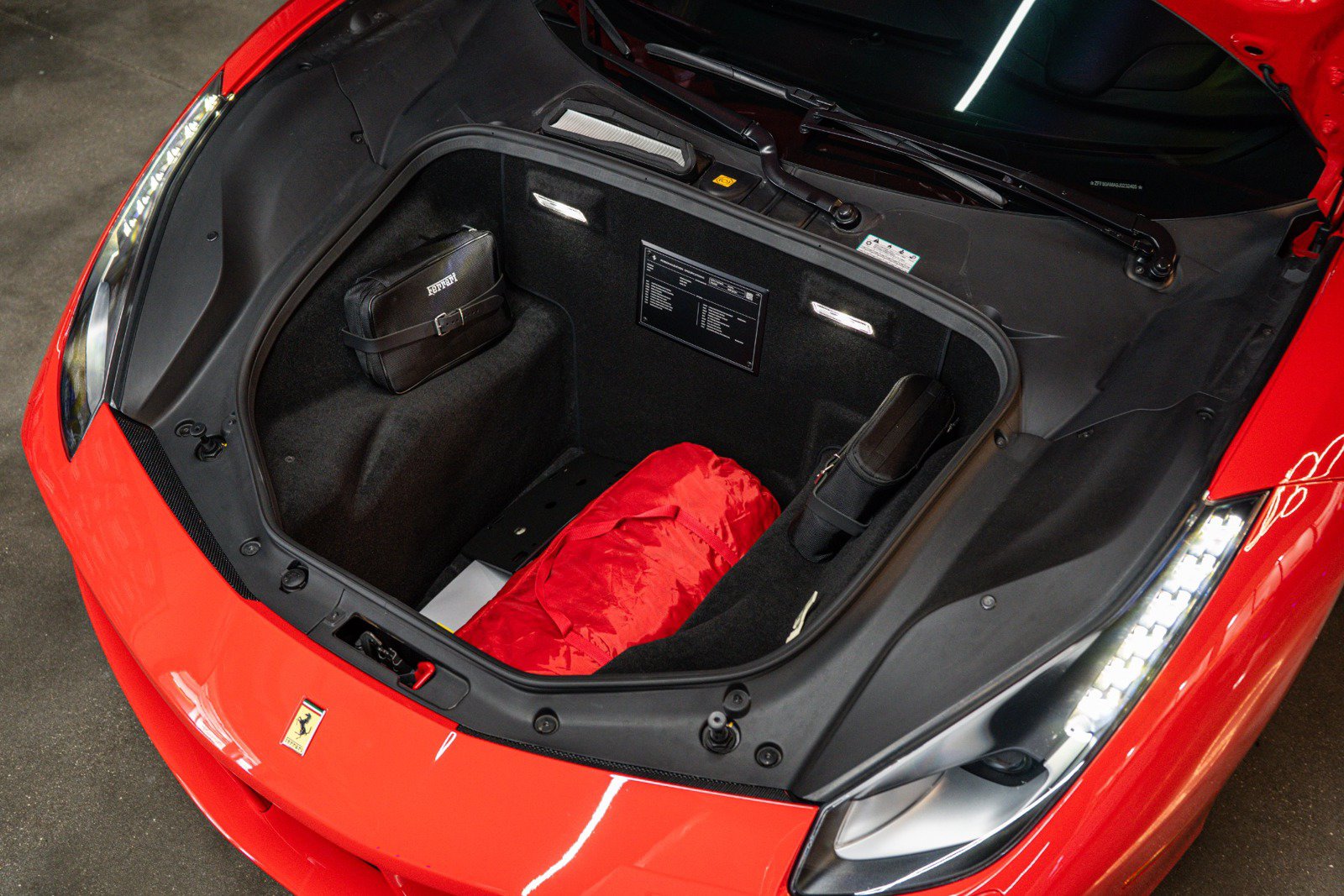 Used 2018 Ferrari 488 Spider RWD image 19