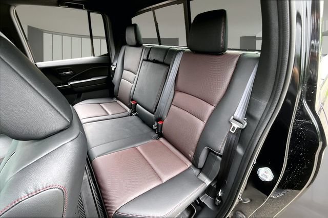 Used 2025 Honda Ridgeline Black Edition image 21