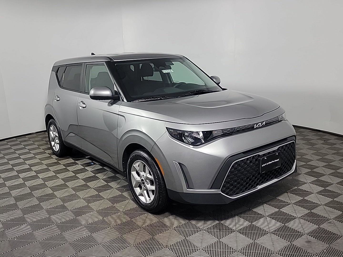 Used 2023 Kia Soul LX w/ LX Technology Package image 1
