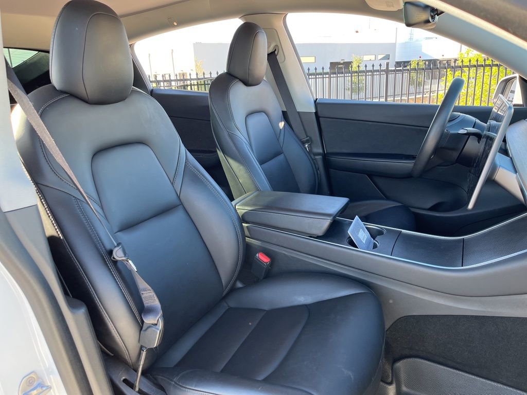 Used 2021 Tesla Model Y Long Range image 40