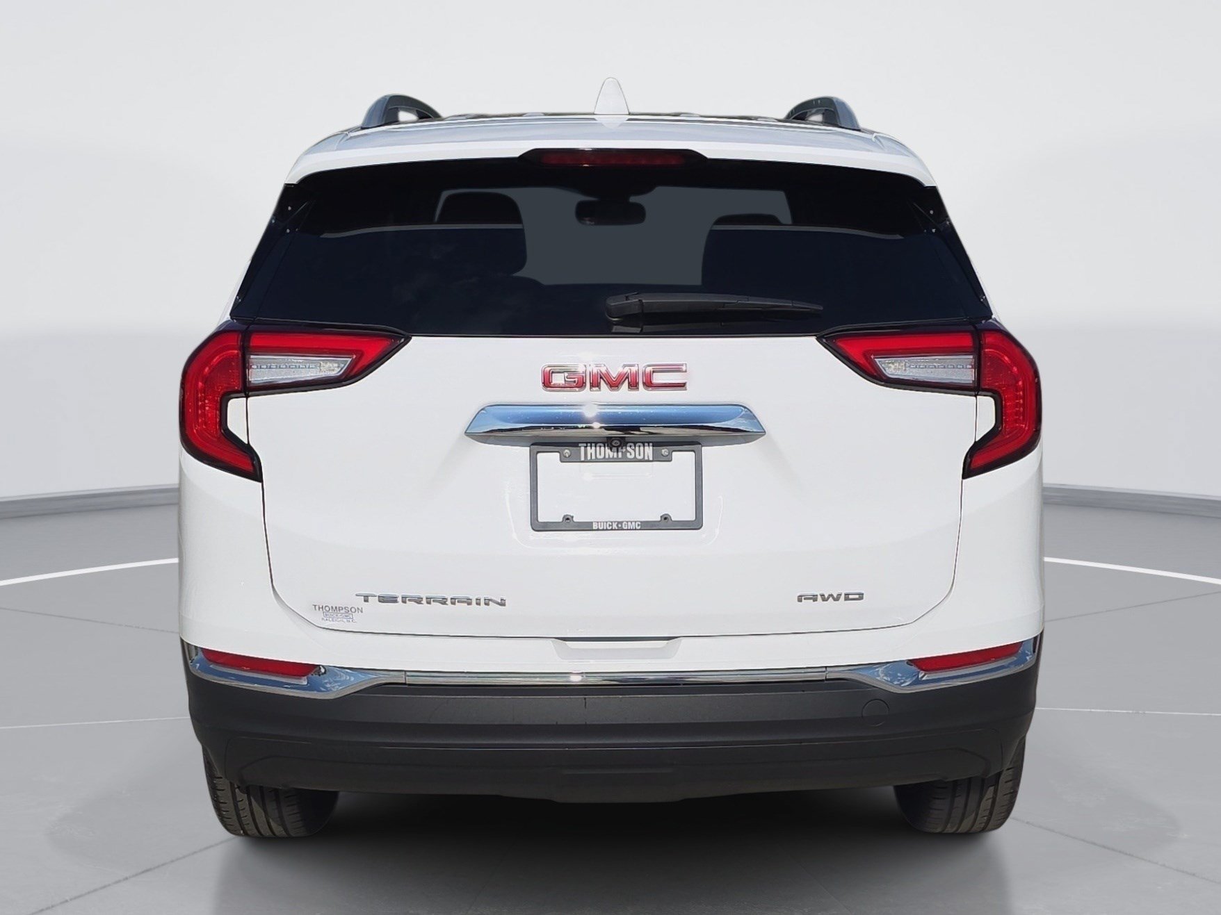 Used 2024 GMC Terrain SLT AWD/4WD image 4