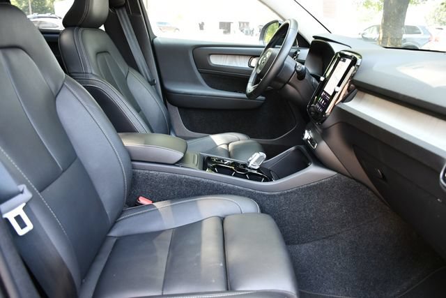 Certified 2026 Volvo XC40 B5 Plus AWD/4WD image 29