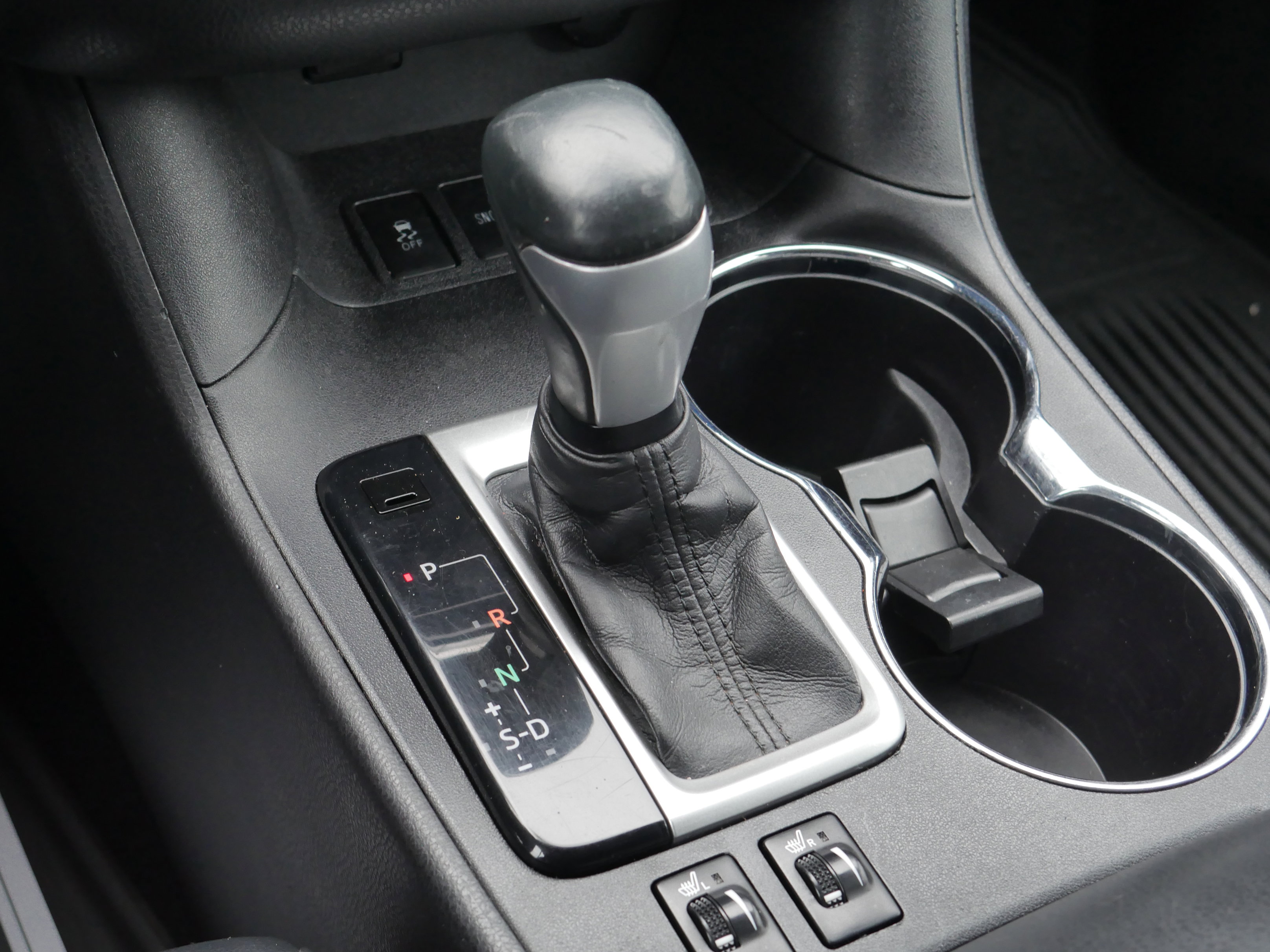 Used 2016 Toyota Highlander XLE image 16