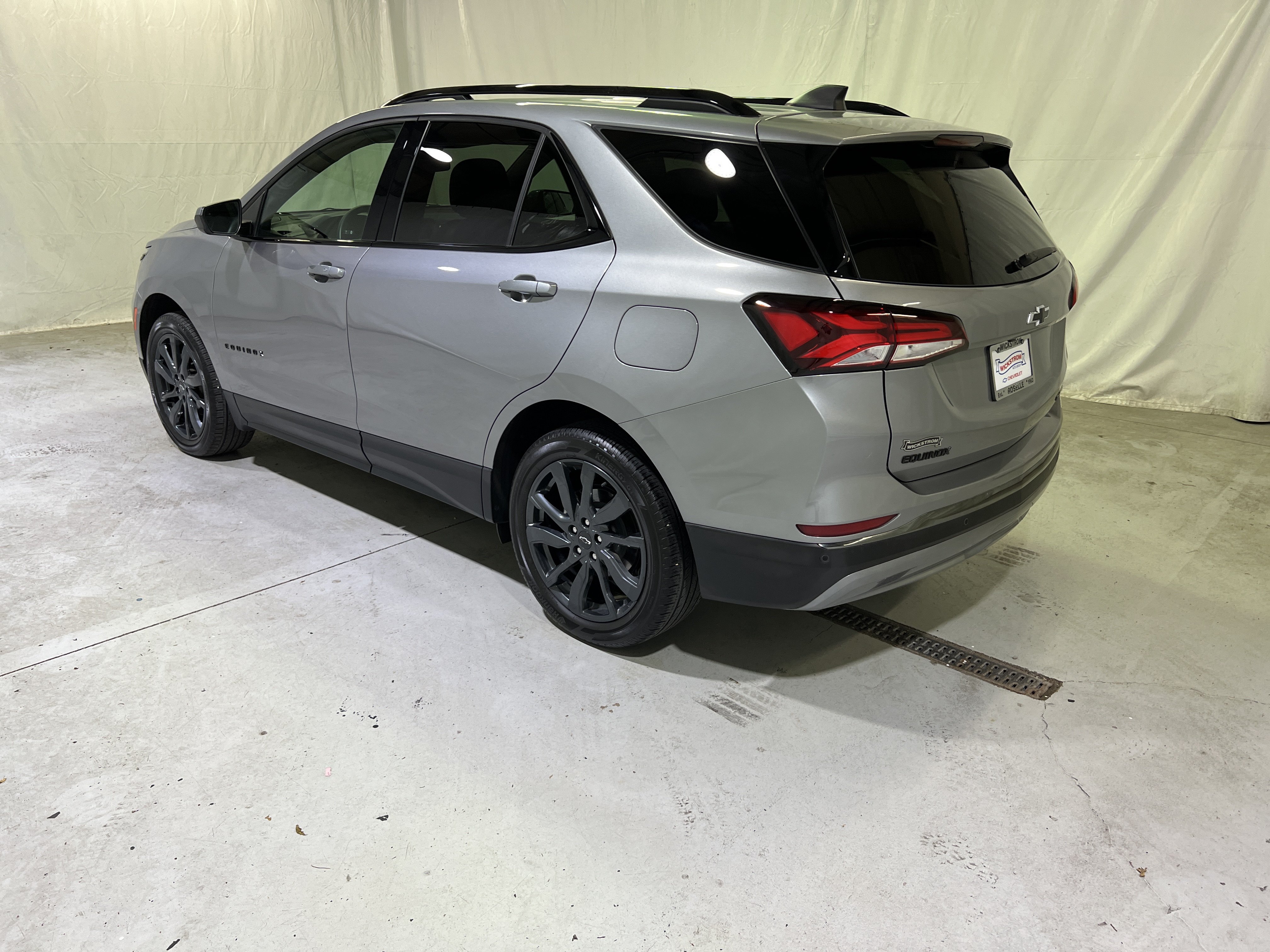 Used 2023 Chevrolet Equinox RS AWD/4WD image 8
