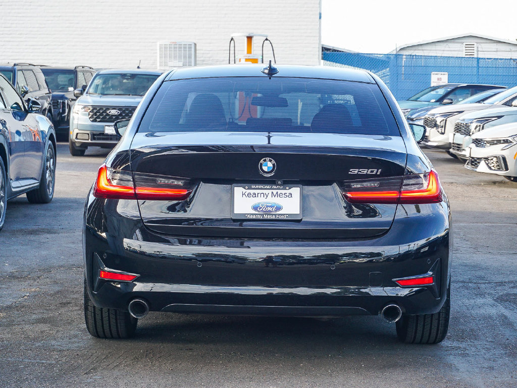 Used 2022 BMW 330i Sedan w/ Driving Assistance Package RWD image 6