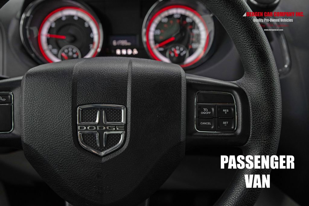 Used 2018 Dodge Grand Caravan SE w/ UConnect Hands-Free Group FWD image 26
