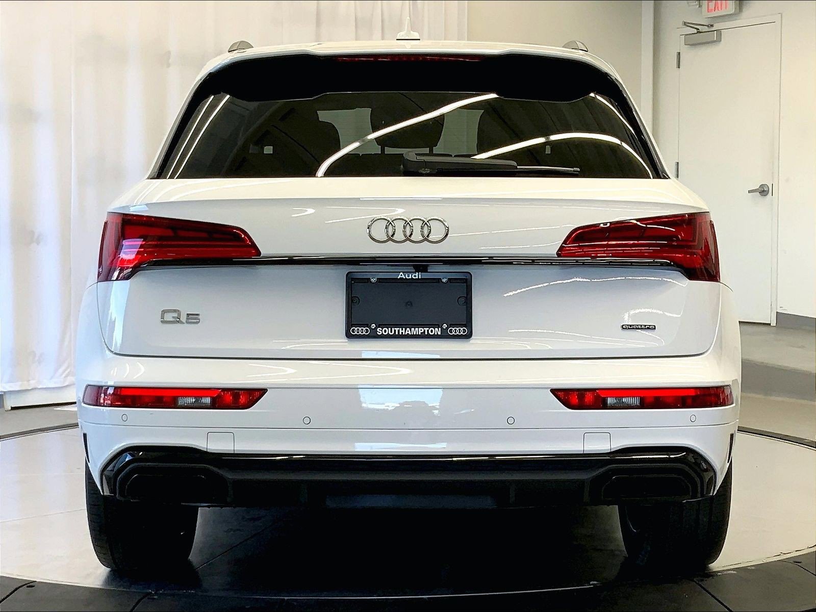 Certified 2022 Audi Q5 e Premium Plus w/ Premium Plus Package AWD/4WD image 3