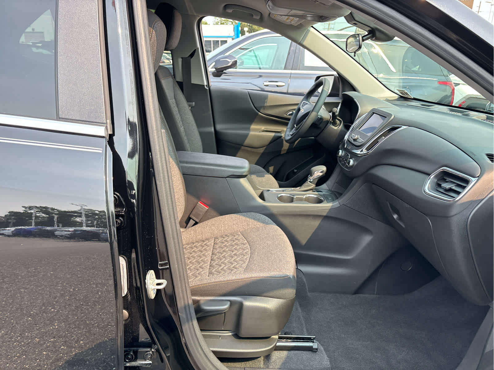 Certified 2024 Chevrolet Equinox LT w/ LPO, Floor Liner Package FWD image 20