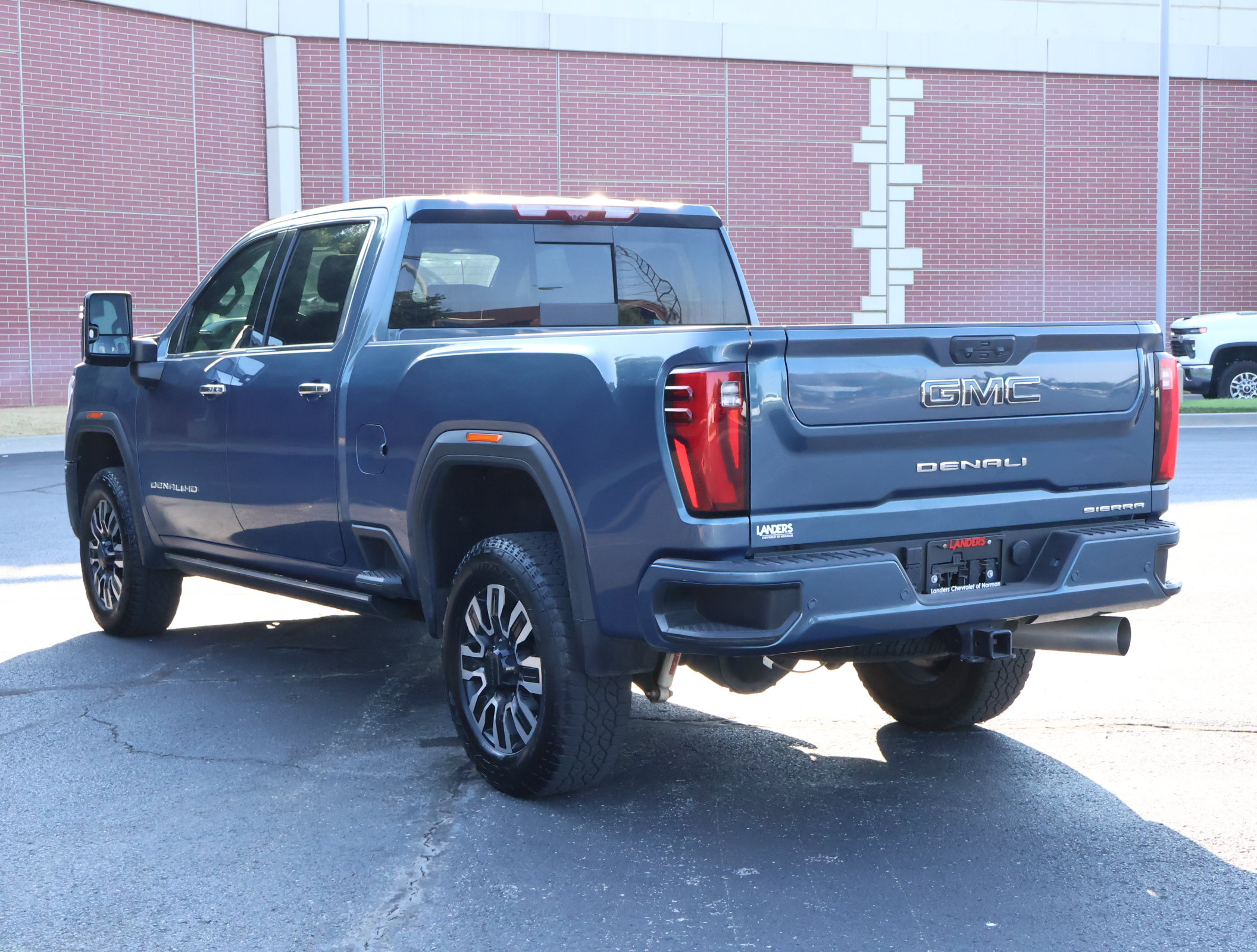 Used 2025 GMC Sierra 2500 Denali Ultimate w/ Max Trailering Package AWD/4WD image 7