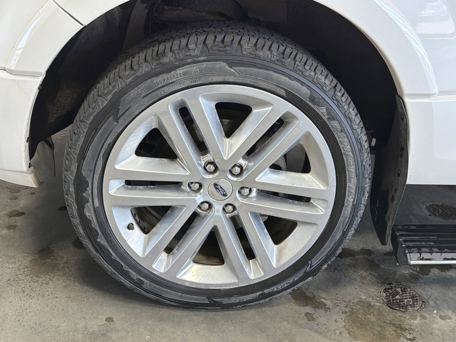Used 2017 Ford Expedition EL Platinum AWD/4WD image 5
