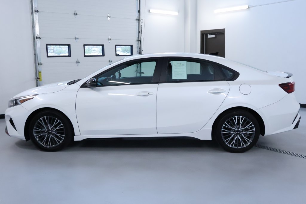 Used 2024 Kia Forte GT-Line w/ GT-Line Premium Package FWD image 4