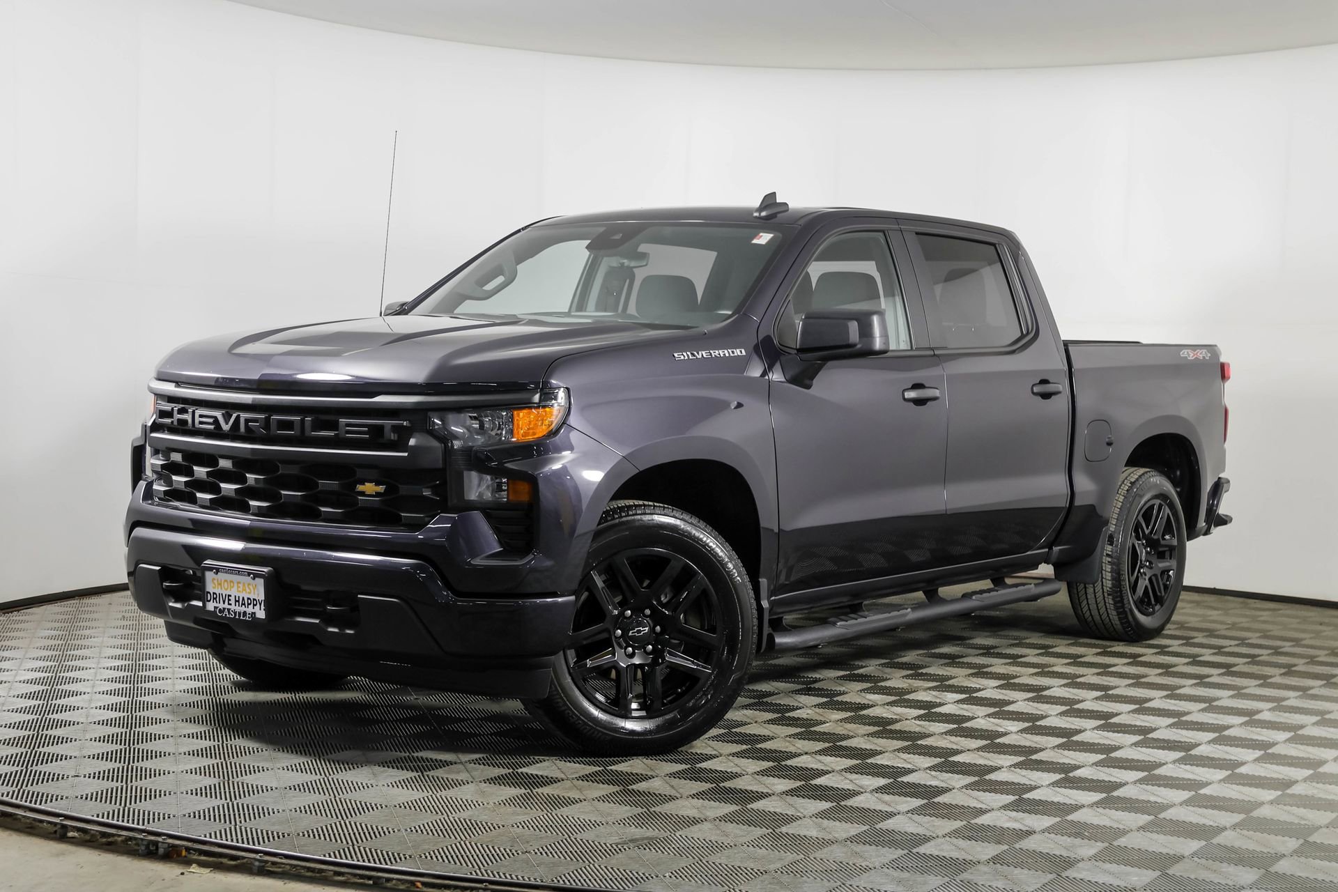 Used 2023 Chevrolet Silverado 1500 Custom AWD/4WD image 2